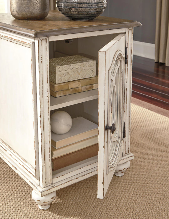 Realyn Table Set